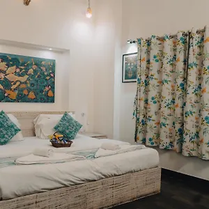 Alojamento de Acomodação e Pequeno-almoço Safarnama - A Boutique